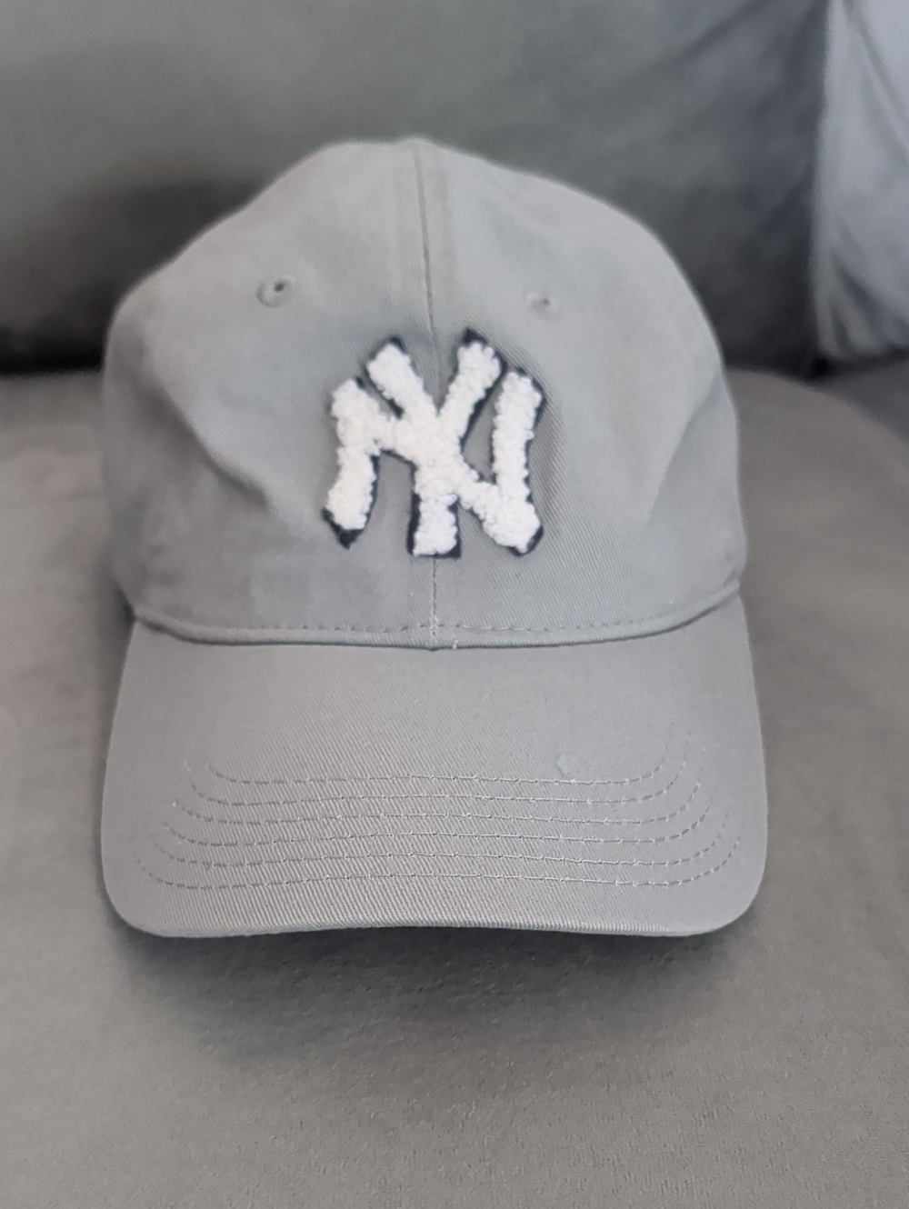 Gray Yankees Baseball Cap with White Logo